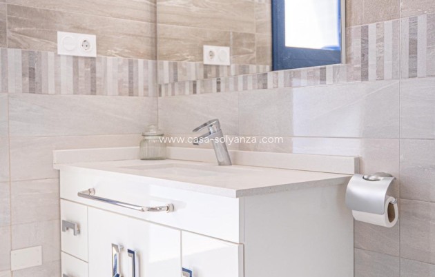 Resale - Apartment / flat - Torrevieja - Punta Prima