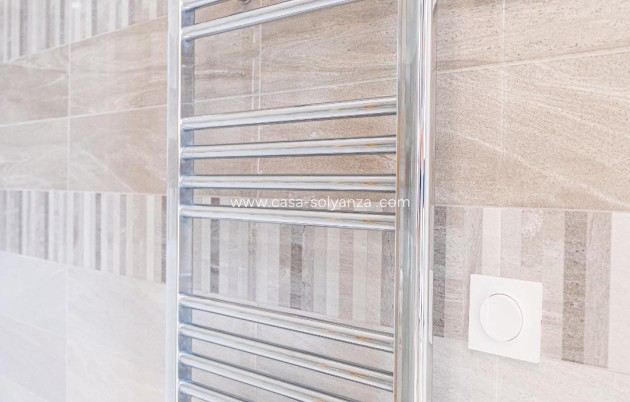 Resale - Apartment / flat - Torrevieja - Punta Prima