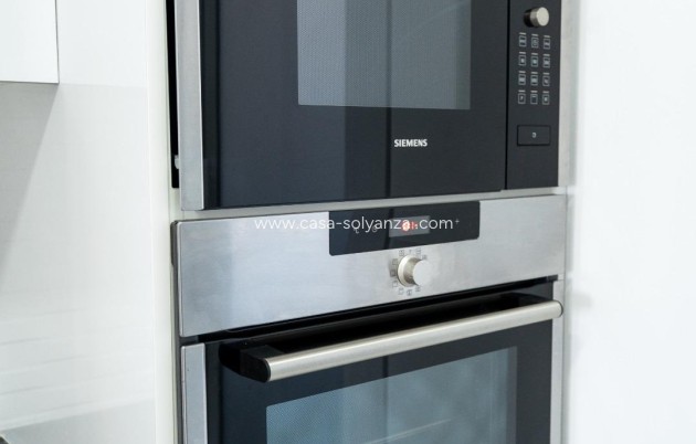 Resale - Apartment / flat - Torrevieja - Punta Prima