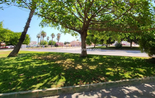 Resale - Apartment / flat - Torrevieja - Playa de los Locos