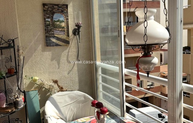 Resale - Apartment / flat - Torrevieja - Center