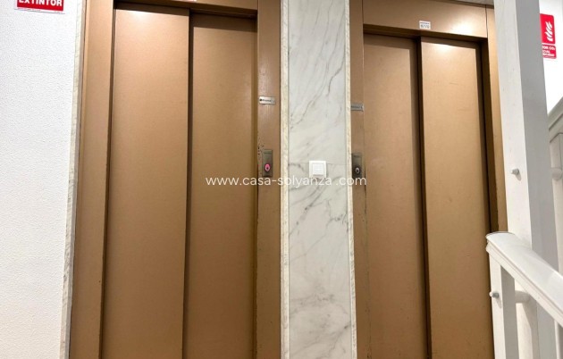 Resale - Apartment / flat - Torrevieja - Center