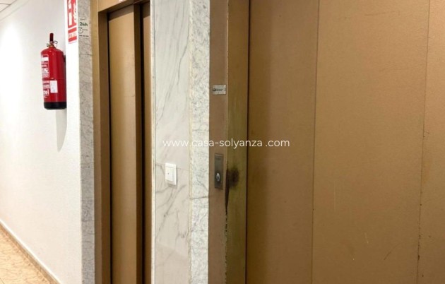 Resale - Apartment / flat - Torrevieja - Center