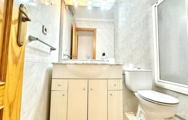 Resale - Apartment / flat - Torrevieja - Center