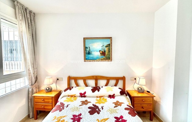 Resale - Apartment / flat - Torrevieja - Center