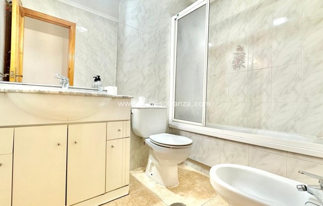 Resale - Apartment / flat - Torrevieja - Center