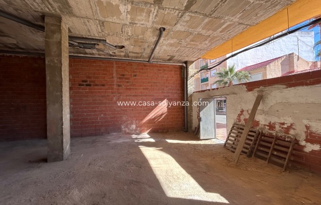 Wiederverkauf - Business premises - Jacarilla