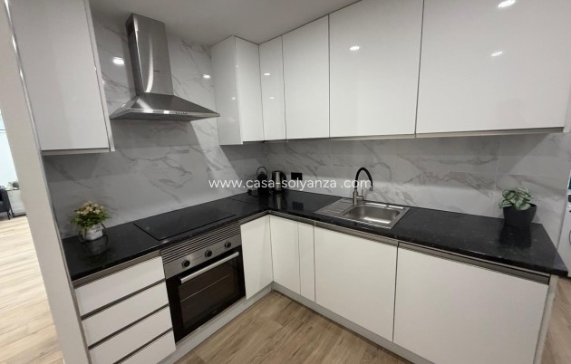 Resale - Apartment / flat - Torrevieja - Playa del Acequión