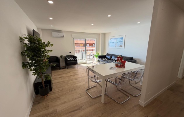 Resale - Apartment / flat - Torrevieja - Playa del Acequión