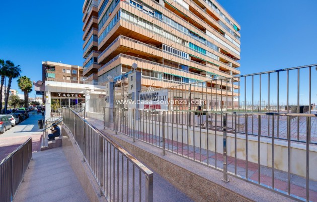 Resale - Apartment / flat - Torrevieja - Playa del Acequión