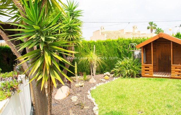 Resale - Villa / Semi detached - Orihuela Costa - MUY CERCA DE LA PLAYA