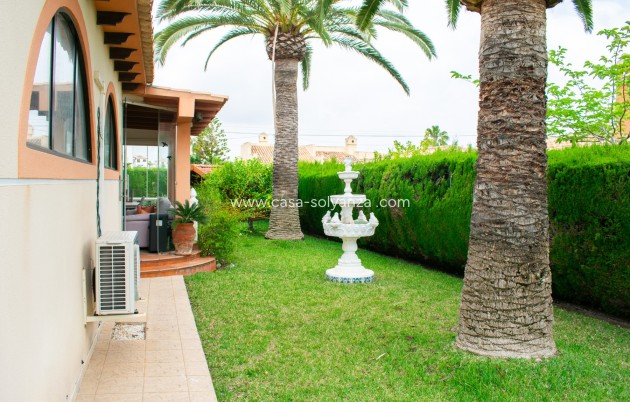 Resale - Villa / Semi detached - Orihuela Costa - MUY CERCA DE LA PLAYA