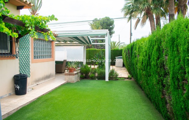 Resale - Villa / Semi detached - Orihuela Costa - MUY CERCA DE LA PLAYA