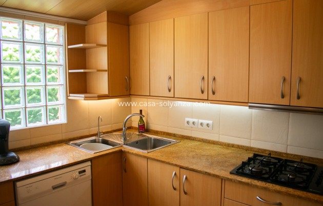 Resale - Villa / Semi detached - Orihuela Costa - MUY CERCA DE LA PLAYA