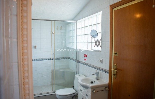 Resale - Villa / Semi detached - Orihuela Costa - MUY CERCA DE LA PLAYA