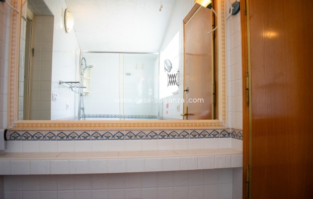 Resale - Villa / Semi detached - Orihuela Costa - MUY CERCA DE LA PLAYA