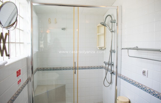 Resale - Villa / Semi detached - Orihuela Costa - MUY CERCA DE LA PLAYA