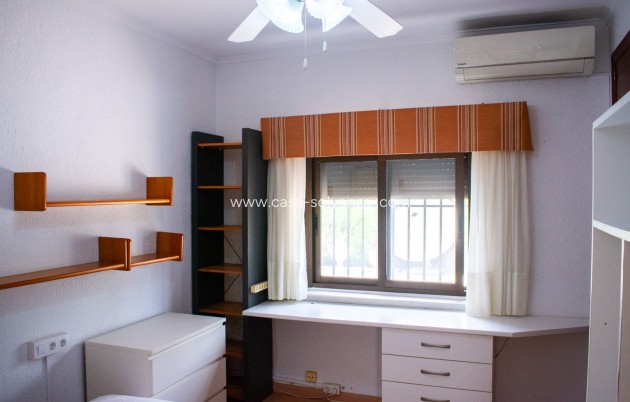 Resale - Villa / Semi detached - Orihuela Costa - MUY CERCA DE LA PLAYA