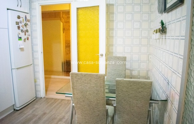 Resale - Apartment / flat - Torrevieja - Torrevieja Centro