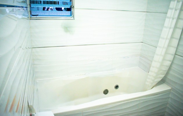 Resale - Apartment / flat - Torrevieja - Torrevieja Centro