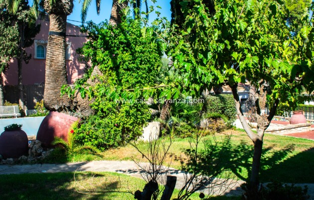 Wiederverkauf - Independent villa - Alicante - Albufereta