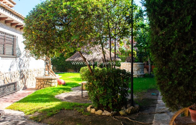 Wiederverkauf - Independent villa - Alicante - Albufereta