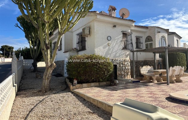 Resale - Villa / Detached - Ciudad Quesada - Center