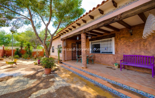 Resale - Villa - San Miguel de Salinas - Ciudad de las comunicaciones