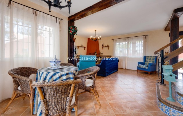 Resale - Villa - San Miguel de Salinas - Ciudad de las comunicaciones