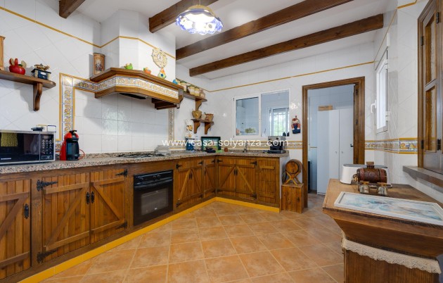 Resale - Villa - San Miguel de Salinas - Ciudad de las comunicaciones