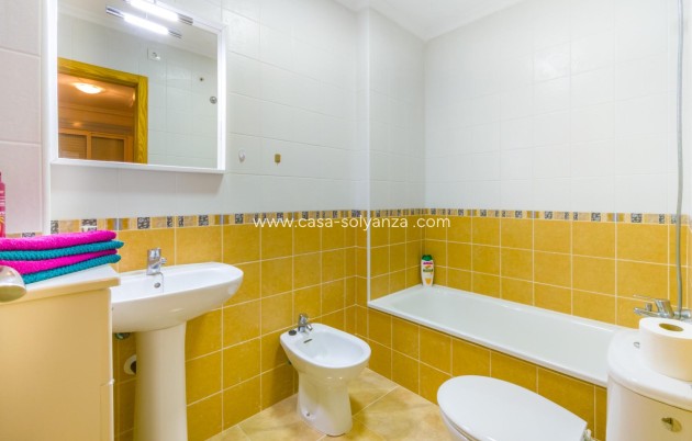 Resale - Apartment / flat - Torrevieja - Acequion