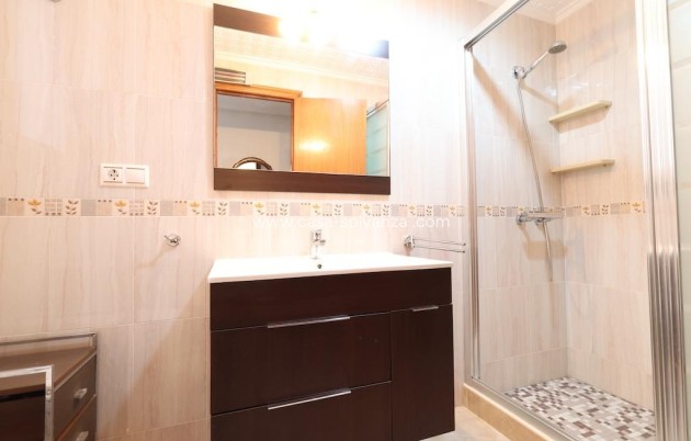 Resale - Apartment / flat - Torrevieja - Playa del Cura