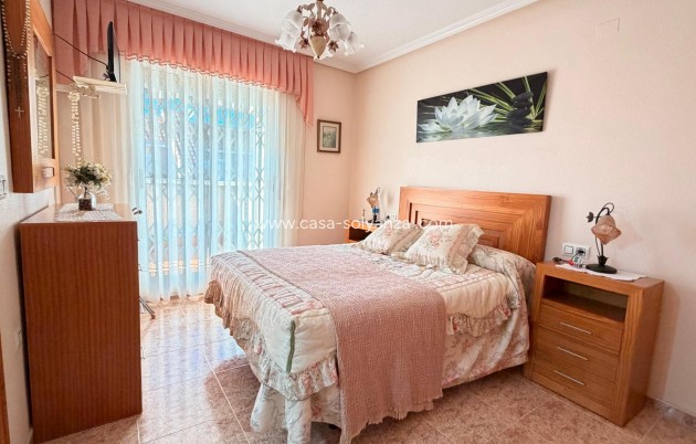 Resale - Apartment / flat - Torrevieja - Acequion