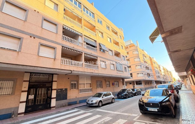 Resale - Apartment / flat - Torrevieja - Acequion