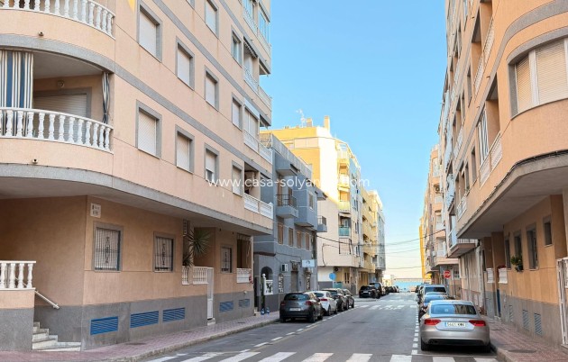Resale - Apartment / flat - Torrevieja - Acequion