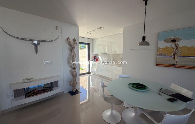 Reventa - Villa - San Miguel de Salinas - Bellavista