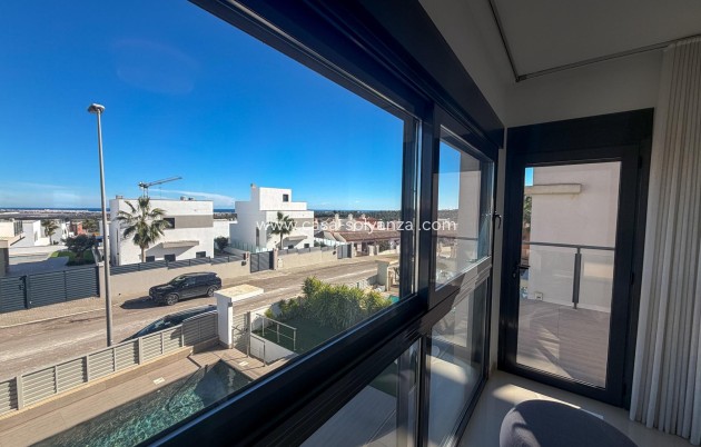 Reventa - Villa - San Miguel de Salinas - Bellavista