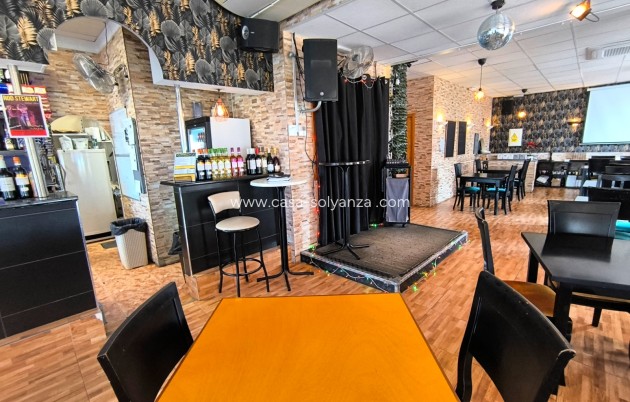 Revente - Commercial - Villamartin - Villamartín