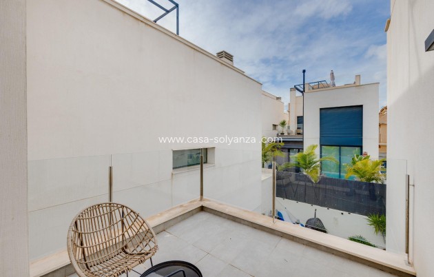 Resale - Villa - Orihuela - Orihuela Costa