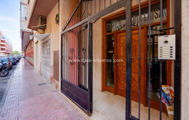 Resale - Apartment / flat - Torrevieja - Costa Blanca