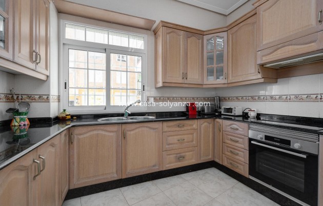 Resale - Apartment / flat - Torrevieja - Costa Blanca