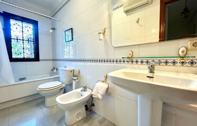 Resale - Villa - Orihuela Costa - Costa Blanca