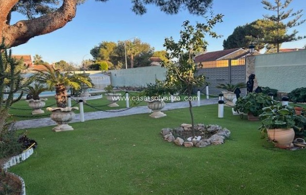 Resale - Villa - Orihuela Costa - Costa Blanca