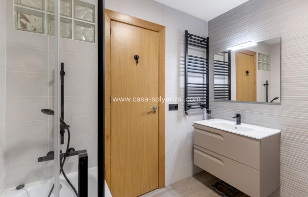 Resale - Apartment / flat - Torrevieja - Costa Blanca