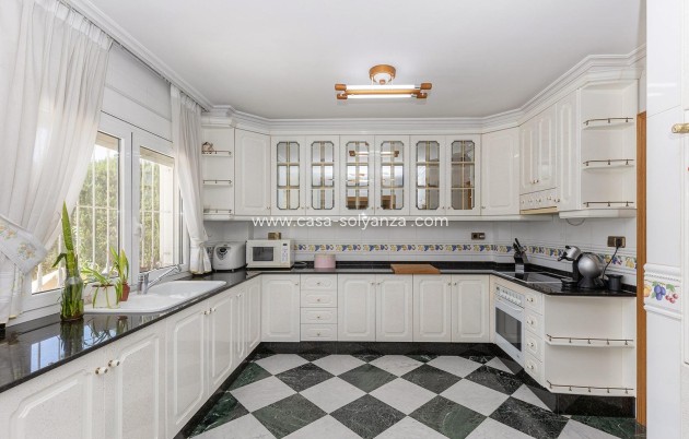 Resale - Villa - Torrevieja - Costa Blanca