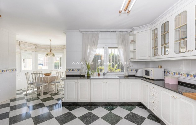 Resale - Villa - Torrevieja - Costa Blanca