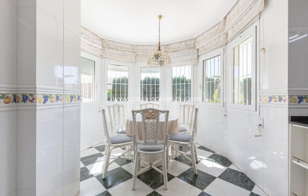 Resale - Villa - Torrevieja - Costa Blanca