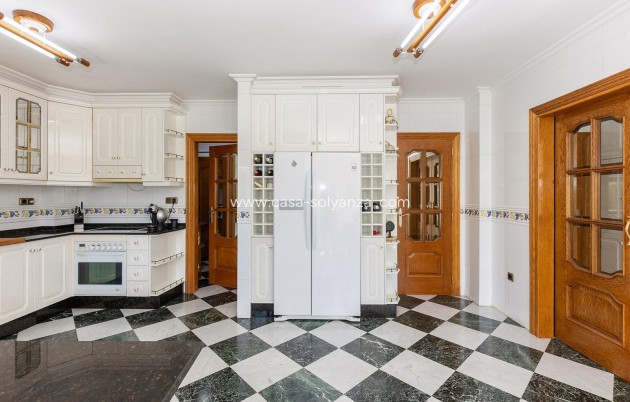 Resale - Villa - Torrevieja - Costa Blanca