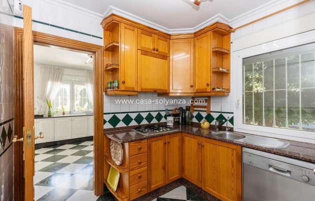 Resale - Villa - Torrevieja - Costa Blanca