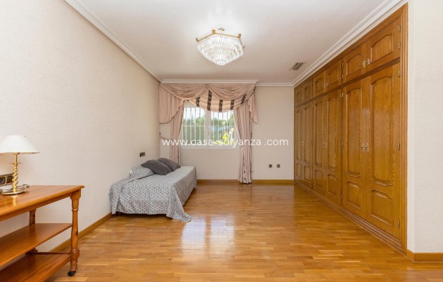 Resale - Villa - Torrevieja - Costa Blanca